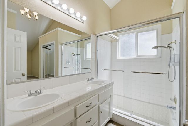 5215 W Fremont Avenue, Fresno, CA 93722
