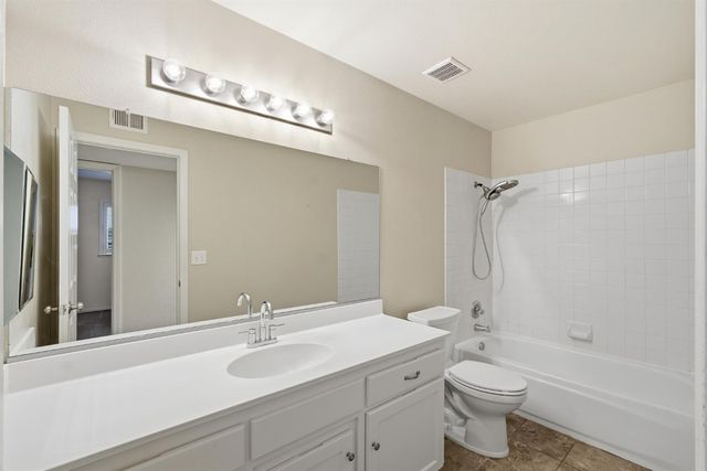 5215 W Fremont Avenue, Fresno, CA 93722