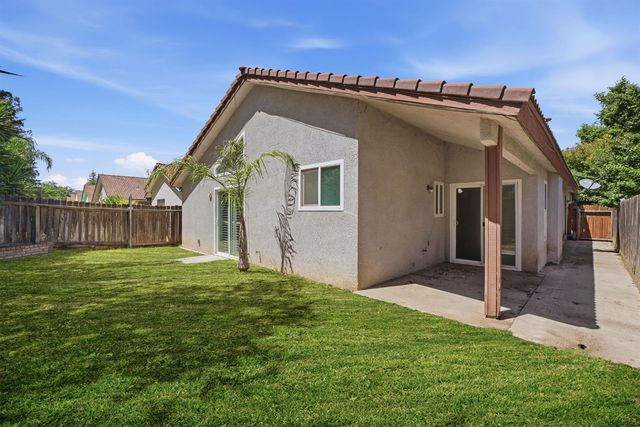 5215 W Fremont Avenue, Fresno, CA 93722