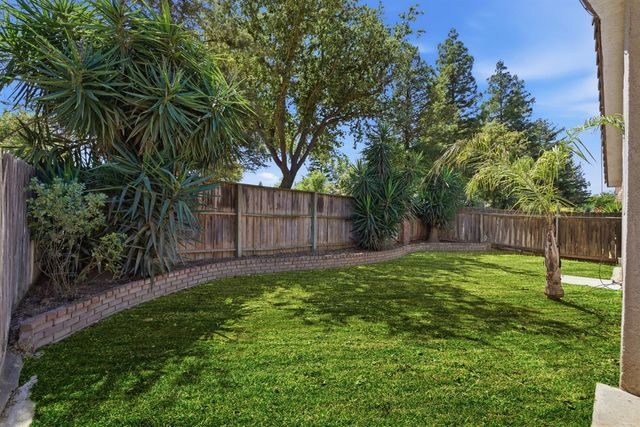 5215 W Fremont Avenue, Fresno, CA 93722