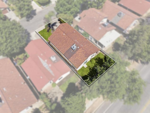 5215 W Fremont Avenue, Fresno, CA 93722