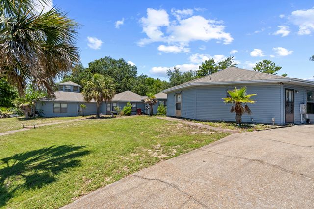 6904 Sea Turtle Circle, Navarre, FL 32566