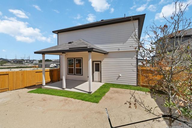 190 Ashley Loop, San Antonio, TX 78253