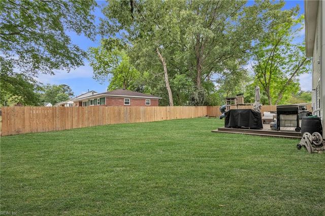 5517 Poplar Hall DR, Norfolk, VA 23502
