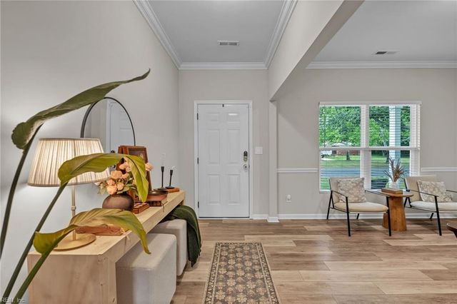 5517 Poplar Hall DR, Norfolk, VA 23502
