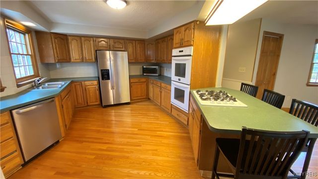 4486 Shadyridge Drive, Hamburg, NY 14075