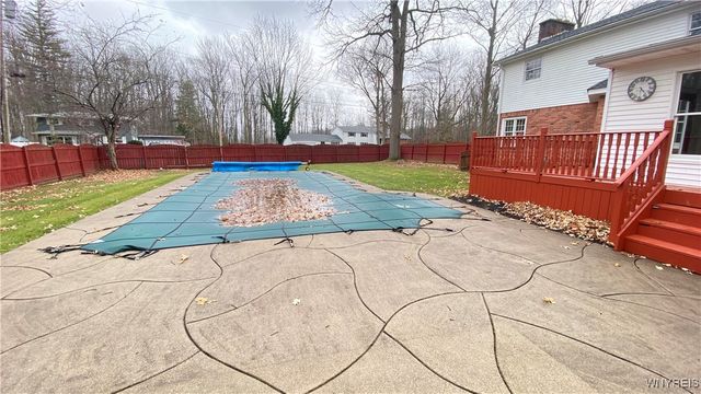 4486 Shadyridge Drive, Hamburg, NY 14075