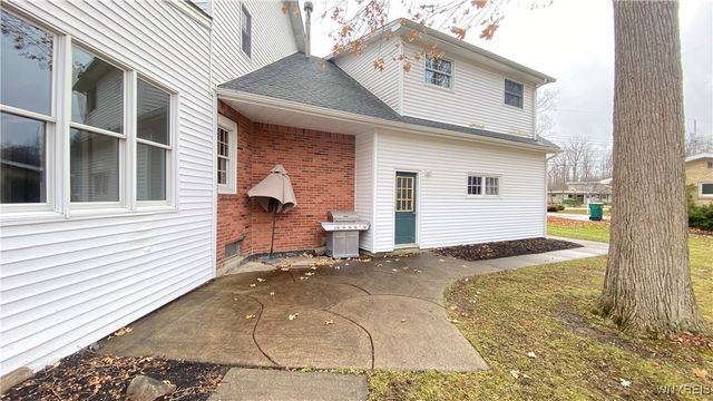 4486 Shadyridge Drive, Hamburg, NY 14075