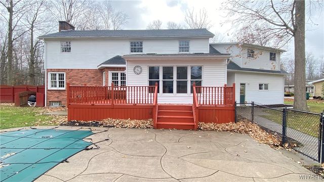 4486 Shadyridge Drive, Hamburg, NY 14075