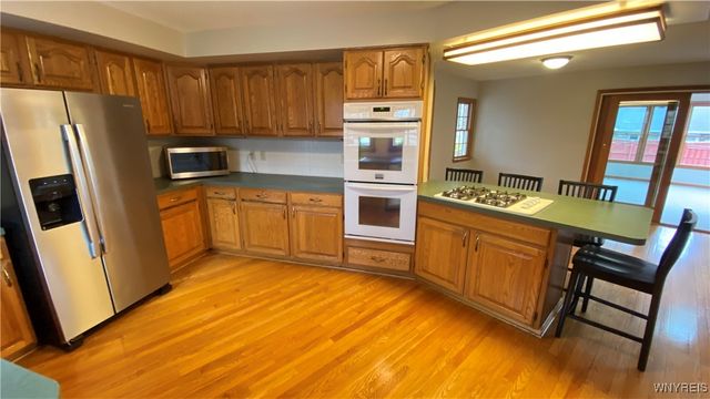 4486 Shadyridge Drive, Hamburg, NY 14075