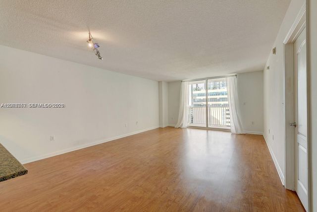 1200 Brickell Bay Dr 1822, Miami, FL 33131