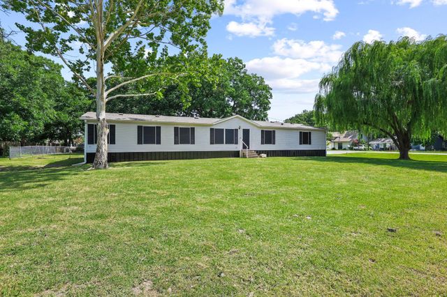 201 S Main Street, Dodd City, TX 75438