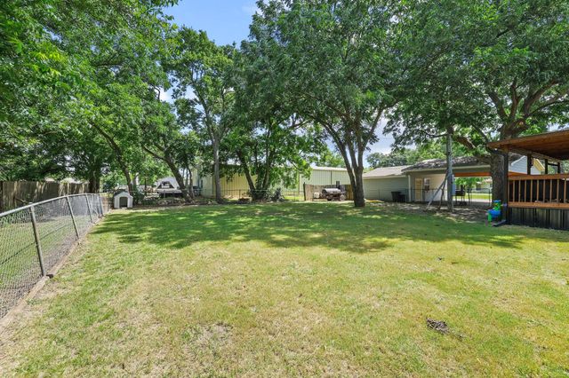 201 S Main Street, Dodd City, TX 75438