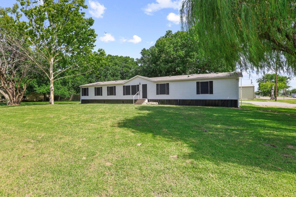 201 S Main Street, Dodd City, TX 75438