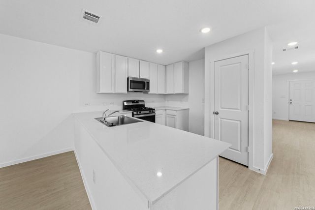 12803 Kathleen St, San Antonio, TX 78152