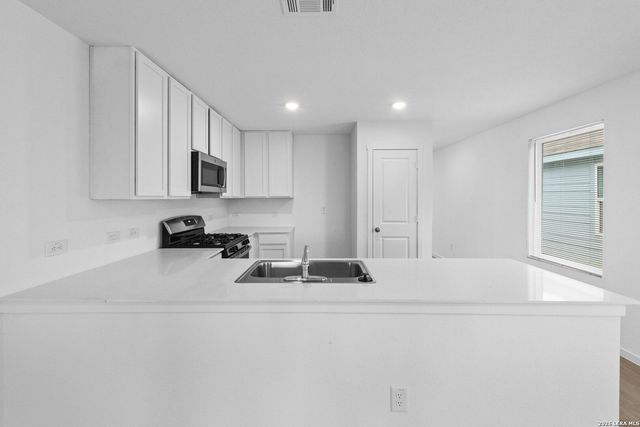 12803 Kathleen St, San Antonio, TX 78152
