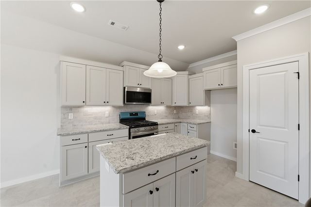 2173 S Magnificent Loop, Fayetteville, AR 72701