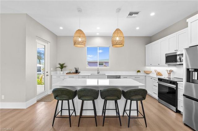 117 Hercules DR, Fort Myers Beach, FL 33931