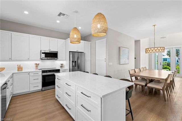 117 Hercules DR, Fort Myers Beach, FL 33931