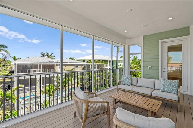 117 Hercules DR, Fort Myers Beach, FL 33931