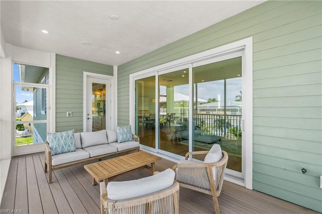 117 Hercules DR, Fort Myers Beach, FL 33931