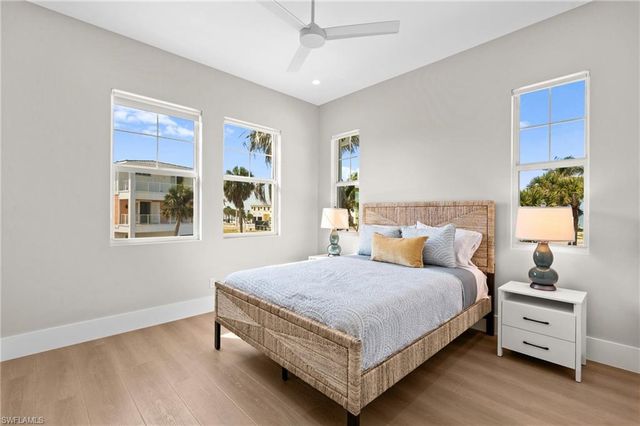 117 Hercules DR, Fort Myers Beach, FL 33931