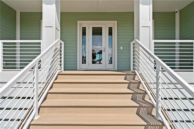 117 Hercules DR, Fort Myers Beach, FL 33931