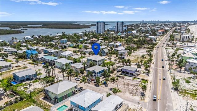 117 Hercules DR, Fort Myers Beach, FL 33931