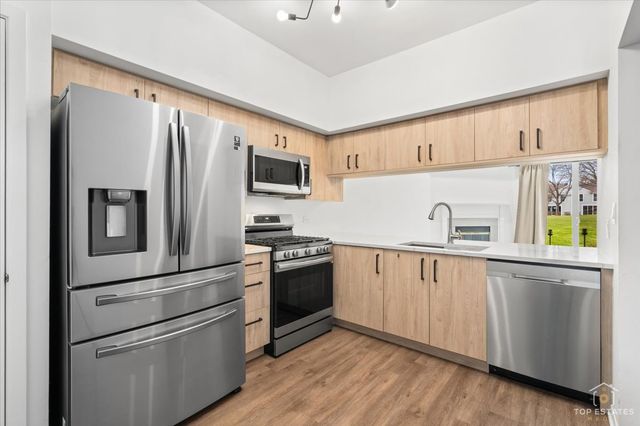 1260 Cranbrook Drive, Schaumburg, IL 60193