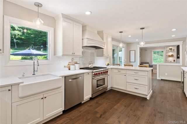 14 Briarwood Lane, Pleasantville, NY 10570