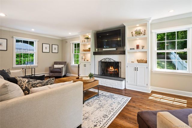 14 Briarwood Lane, Pleasantville, NY 10570