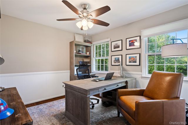 14 Briarwood Lane, Pleasantville, NY 10570