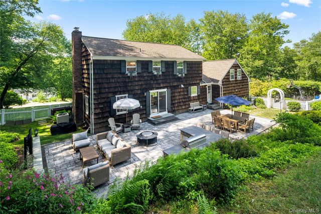 14 Briarwood Lane, Pleasantville, NY 10570