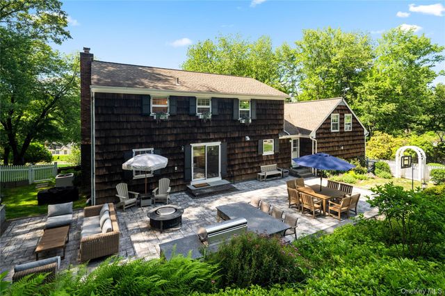 14 Briarwood Lane, Pleasantville, NY 10570