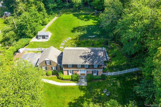 14 Briarwood Lane, Pleasantville, NY 10570