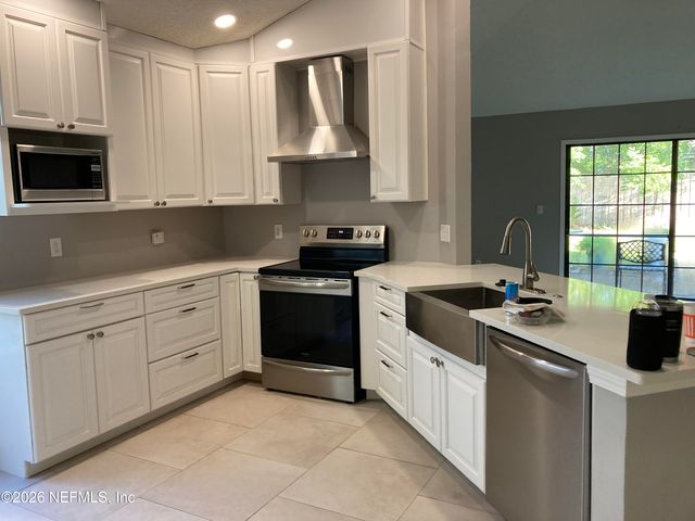 8150 LOCH LOMOND LN Lane, Jacksonville, FL 32244