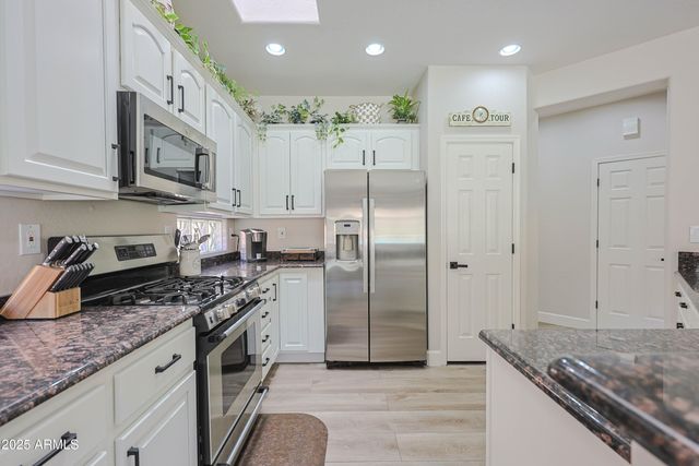 2462 W TURTLE HILL Drive, Anthem, AZ 85086