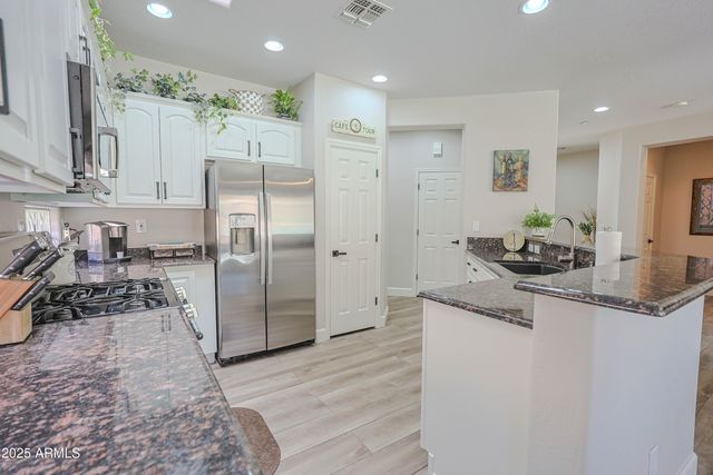 2462 W TURTLE HILL Drive, Anthem, AZ 85086