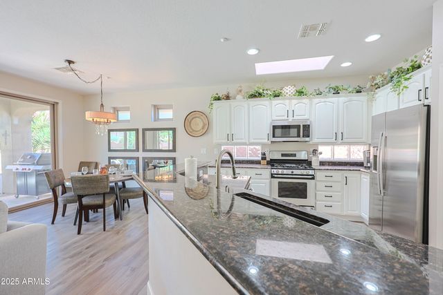 2462 W TURTLE HILL Drive, Anthem, AZ 85086