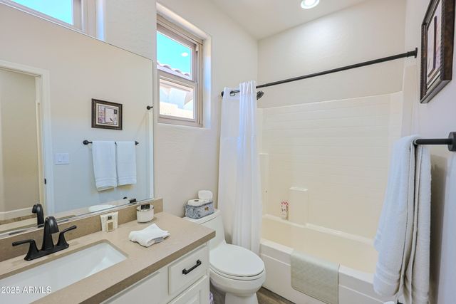 2462 W TURTLE HILL Drive, Anthem, AZ 85086