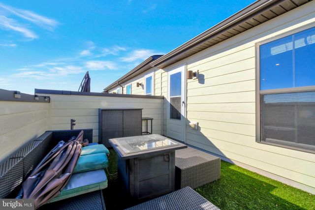 2816 ARTS VISTA BLVD, Suitland, MD 20746