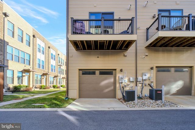 2816 ARTS VISTA BLVD, Suitland, MD 20746