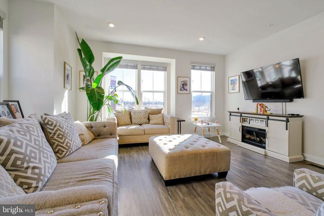 2816 ARTS VISTA BLVD, Suitland, MD 20746