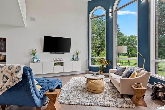 20 HICKORY RIDGE Lane, Springfield, IL 62707