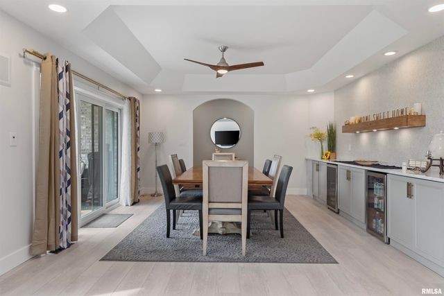 20 HICKORY RIDGE Lane, Springfield, IL 62707