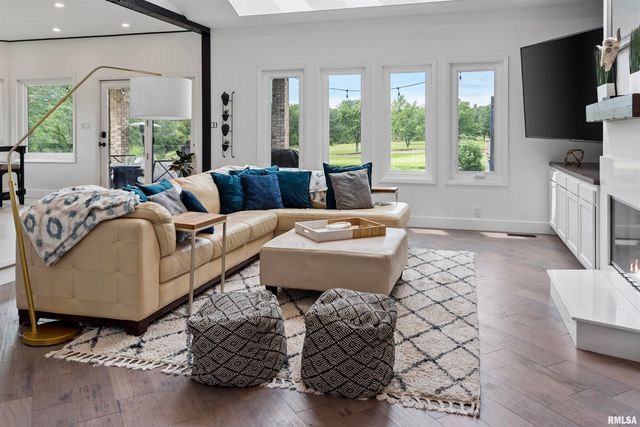 20 HICKORY RIDGE Lane, Springfield, IL 62707