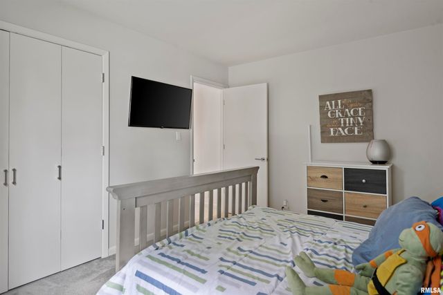 20 HICKORY RIDGE Lane, Springfield, IL 62707