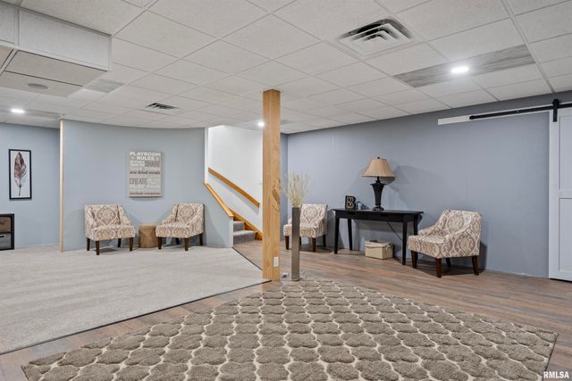 20 HICKORY RIDGE Lane, Springfield, IL 62707