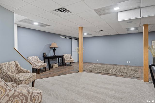 20 HICKORY RIDGE Lane, Springfield, IL 62707