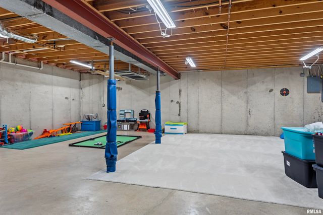 20 HICKORY RIDGE Lane, Springfield, IL 62707